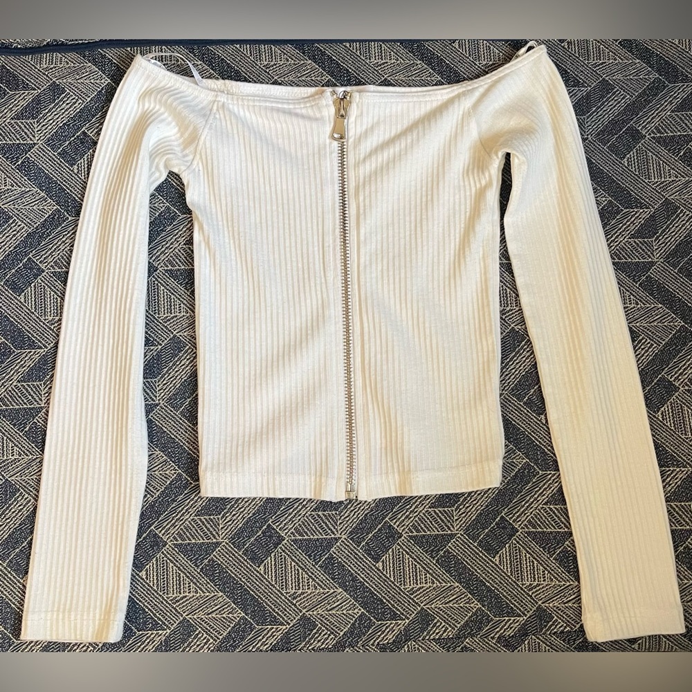 Missguided off the shoulder top with front zipper